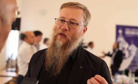 Лукавое мычание Валерия Коровина