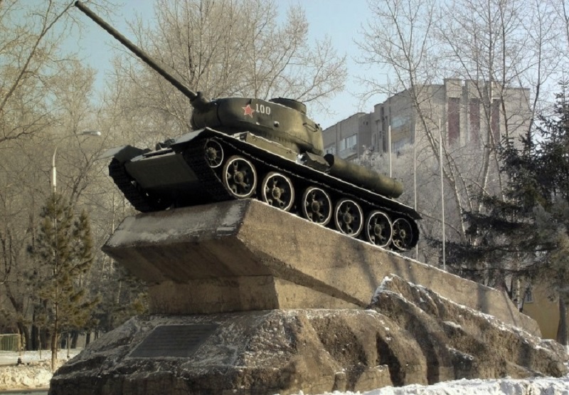 К дню танкиста – экипаж машины боевой!