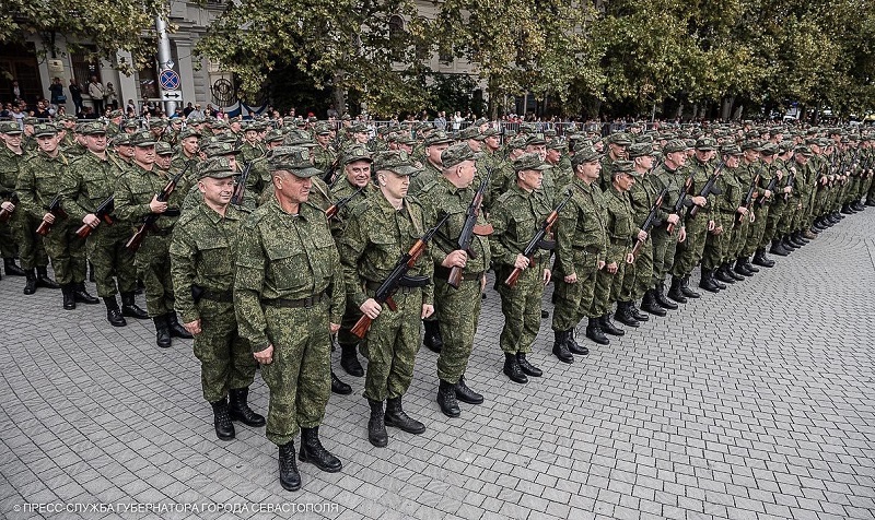 Севастопольцы проводили мобилизованных на курсы подготовки и боевого слаживания