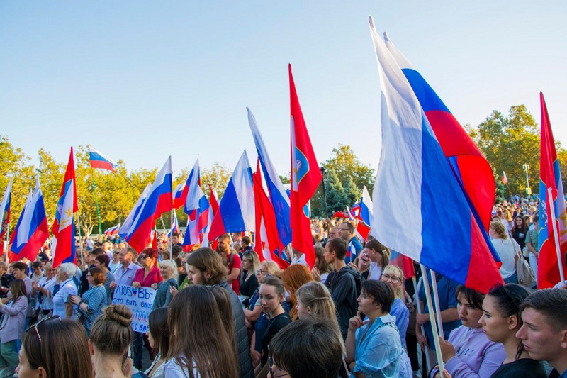 Севастопольцы поддержали вхождение новых субъектов в состав России