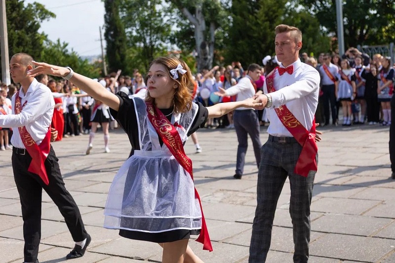 В школах Севастополя прошел последний звонок